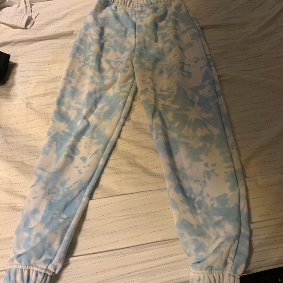 Pretty Little Thing baby blue tie dye sweatpants - Picture 3 of 4